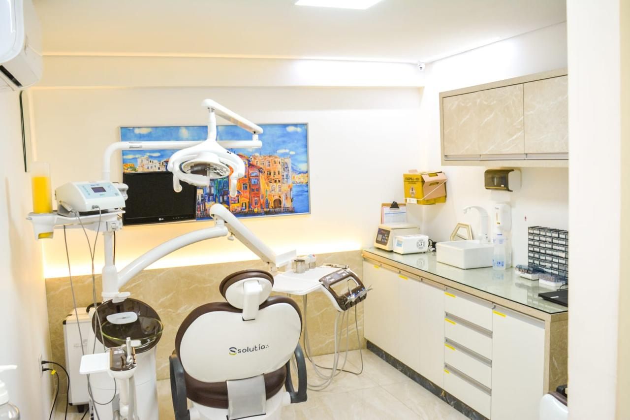 Consultório odontológico iluminado